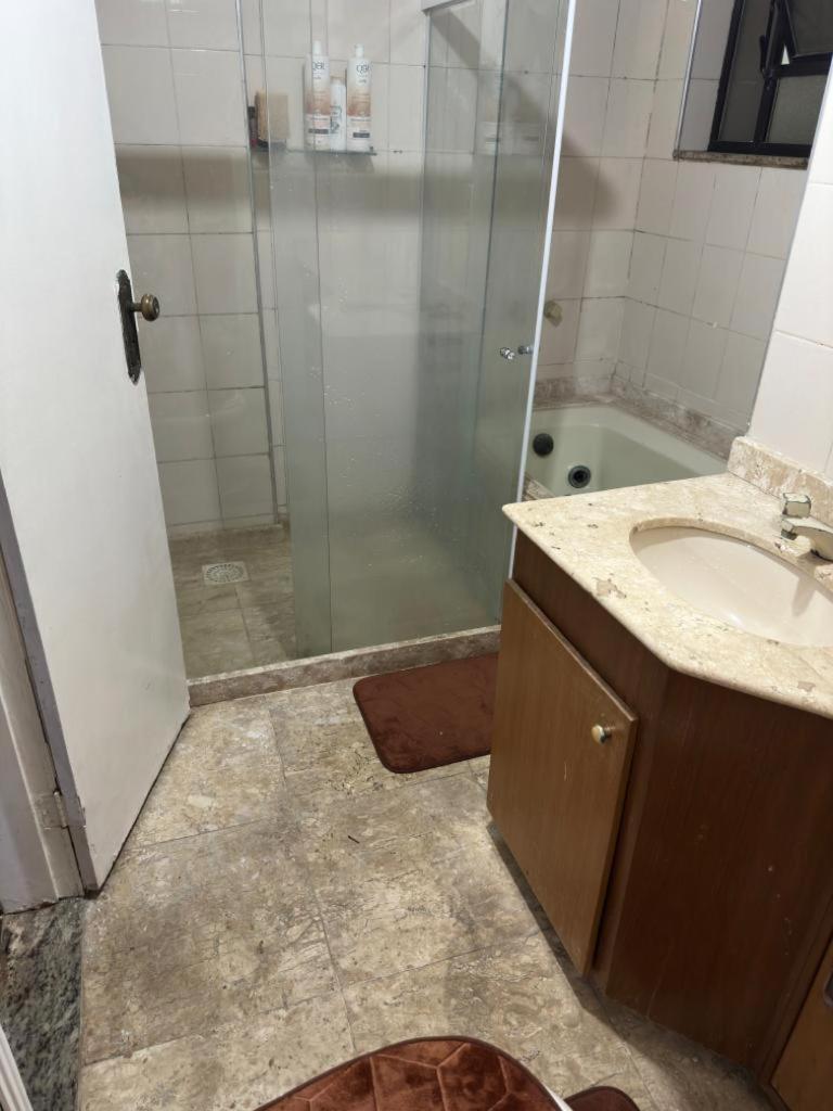 Apartamento Em Frente A *